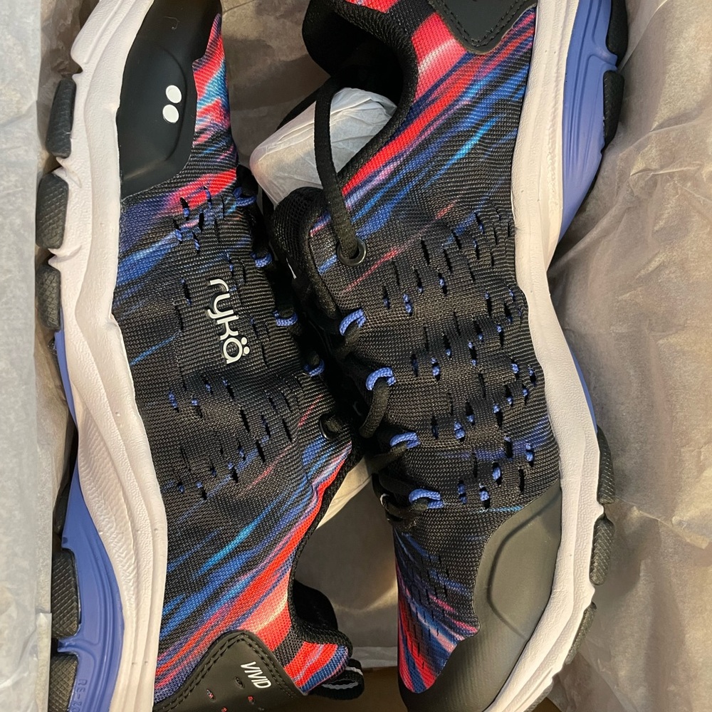 ryka Vivid RZX Training shoe Size 8W NIB